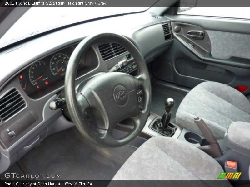 Midnight Gray / Gray 2002 Hyundai Elantra GLS Sedan
