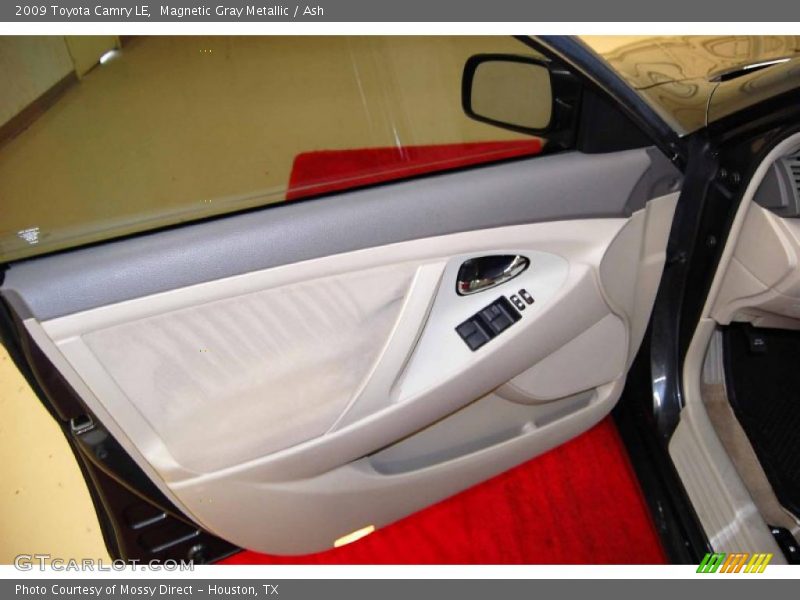 Magnetic Gray Metallic / Ash 2009 Toyota Camry LE