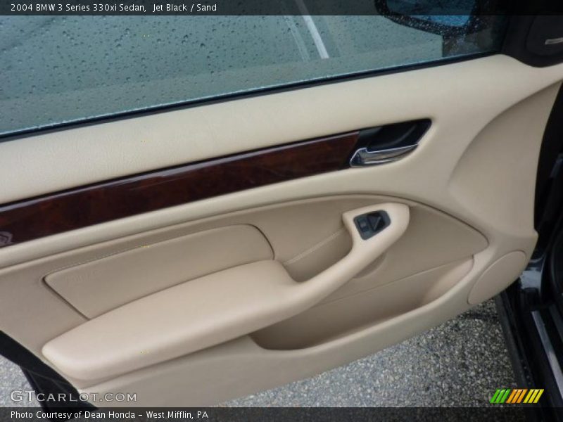 Jet Black / Sand 2004 BMW 3 Series 330xi Sedan