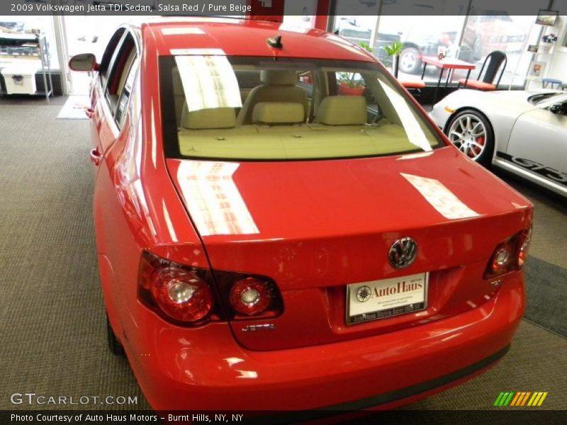 Salsa Red / Pure Beige 2009 Volkswagen Jetta TDI Sedan