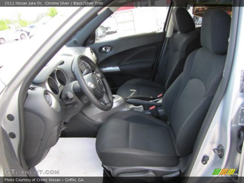  2011 Juke SV Black/Silver Trim Interior