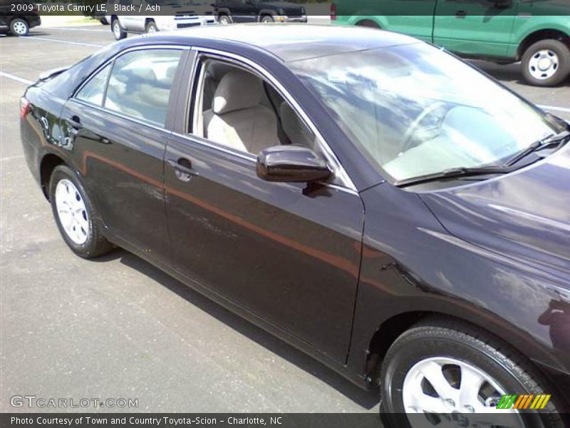 Black / Ash 2009 Toyota Camry LE