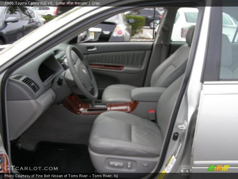 Lunar Mist Metallic / Gray 2005 Toyota Camry XLE V6