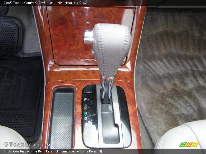 Lunar Mist Metallic / Gray 2005 Toyota Camry XLE V6