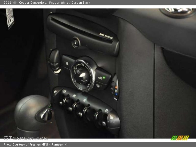 Pepper White / Carbon Black 2011 Mini Cooper Convertible