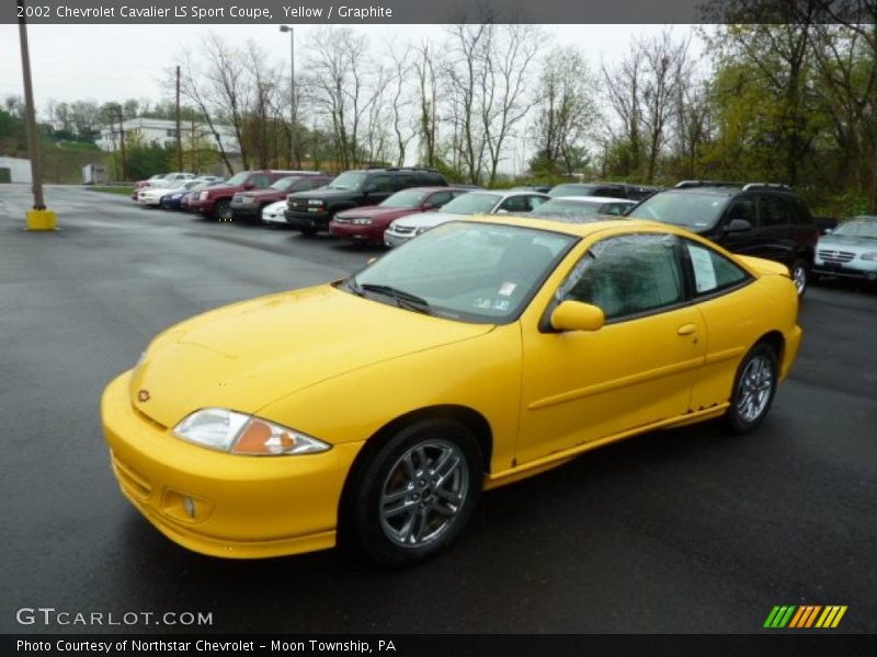 Front 3/4 View of 2002 Cavalier LS Sport Coupe