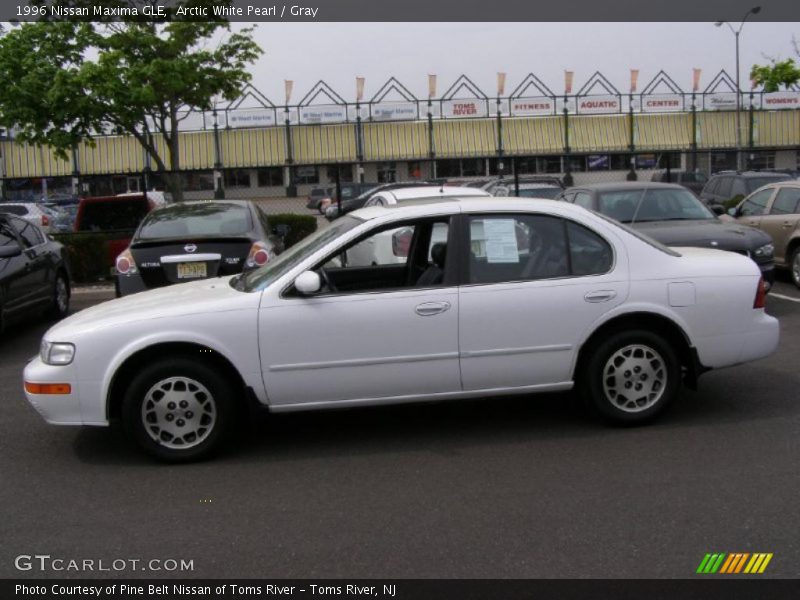 Arctic White Pearl / Gray 1996 Nissan Maxima GLE