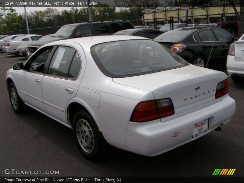 Arctic White Pearl / Gray 1996 Nissan Maxima GLE