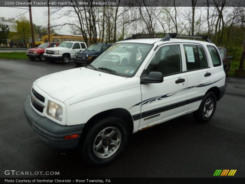 White / Medium Gray 2000 Chevrolet Tracker 4WD Hard Top