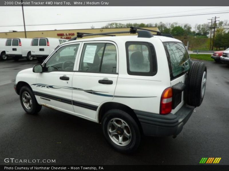 White / Medium Gray 2000 Chevrolet Tracker 4WD Hard Top