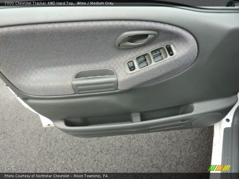 White / Medium Gray 2000 Chevrolet Tracker 4WD Hard Top