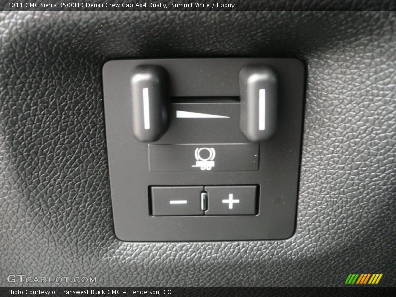 Summit White / Ebony 2011 GMC Sierra 3500HD Denali Crew Cab 4x4 Dually