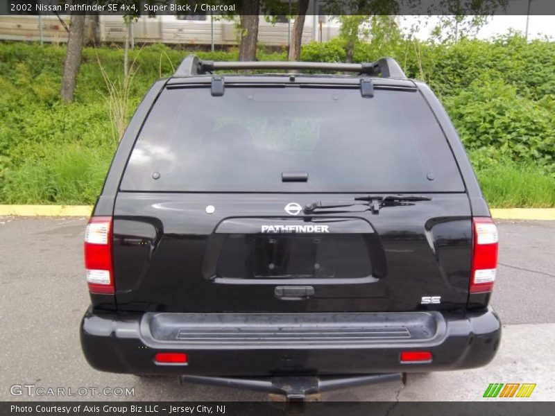 Super Black / Charcoal 2002 Nissan Pathfinder SE 4x4