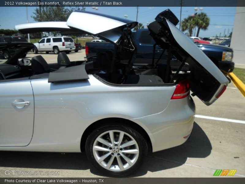 Reflex Silver Metallic / Titan Black 2012 Volkswagen Eos Komfort