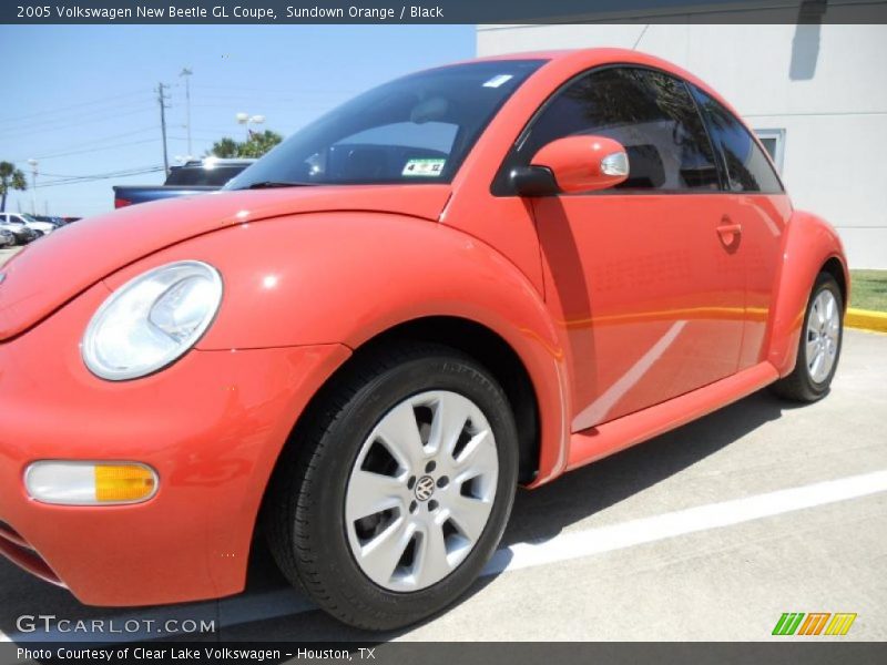 Sundown Orange / Black 2005 Volkswagen New Beetle GL Coupe