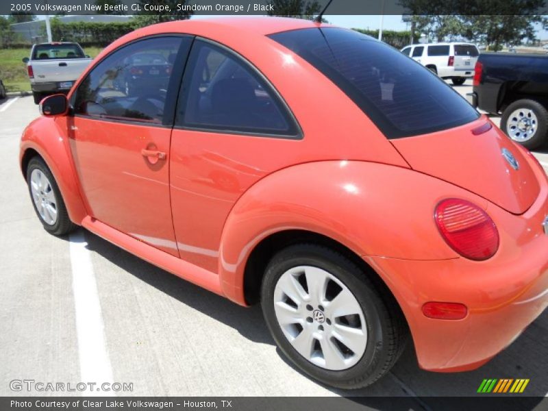 Sundown Orange / Black 2005 Volkswagen New Beetle GL Coupe