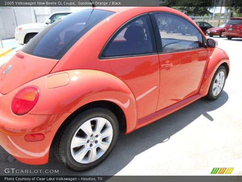 Sundown Orange / Black 2005 Volkswagen New Beetle GL Coupe