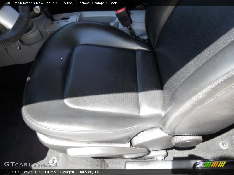 Sundown Orange / Black 2005 Volkswagen New Beetle GL Coupe