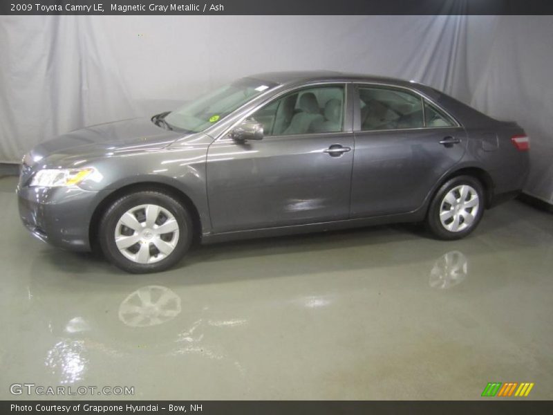 Magnetic Gray Metallic / Ash 2009 Toyota Camry LE