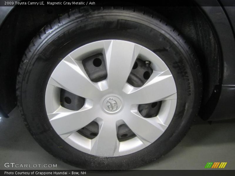 Magnetic Gray Metallic / Ash 2009 Toyota Camry LE