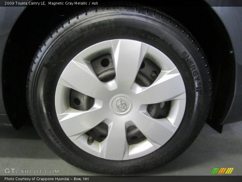 Magnetic Gray Metallic / Ash 2009 Toyota Camry LE