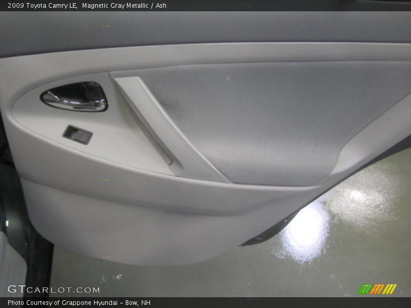 Magnetic Gray Metallic / Ash 2009 Toyota Camry LE
