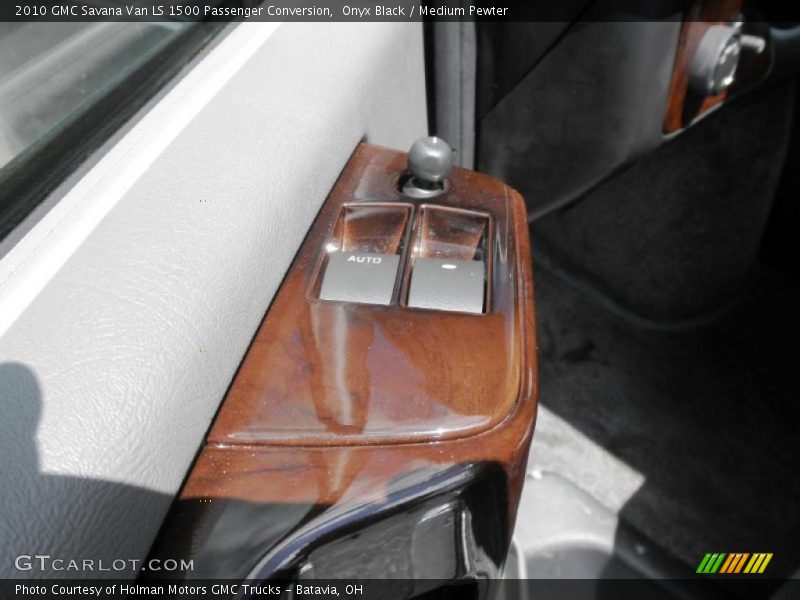 Onyx Black / Medium Pewter 2010 GMC Savana Van LS 1500 Passenger Conversion