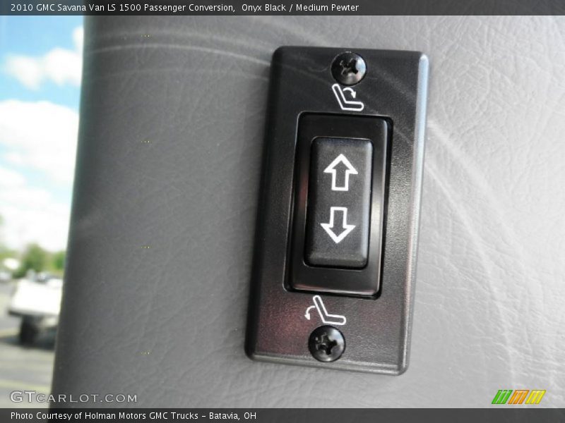 Onyx Black / Medium Pewter 2010 GMC Savana Van LS 1500 Passenger Conversion