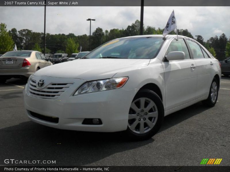 Super White / Ash 2007 Toyota Camry XLE