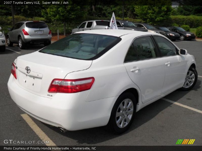 Super White / Ash 2007 Toyota Camry XLE