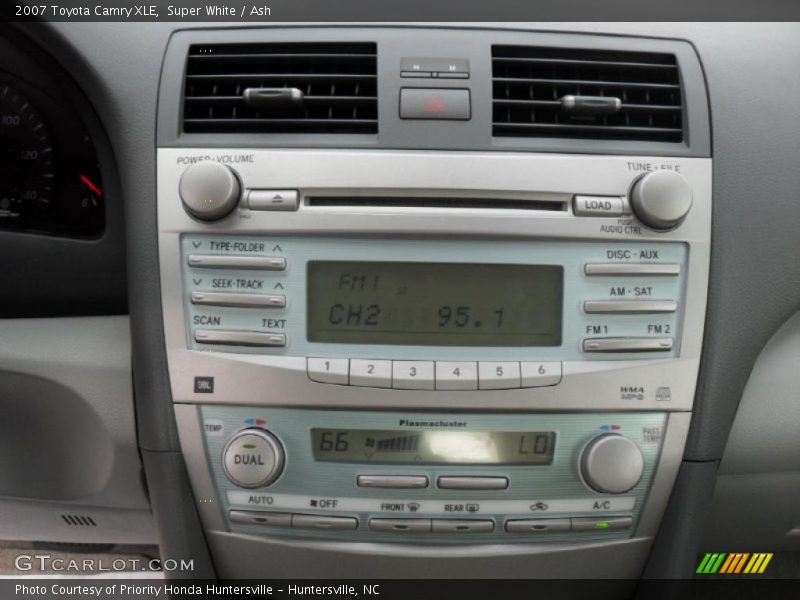 Super White / Ash 2007 Toyota Camry XLE