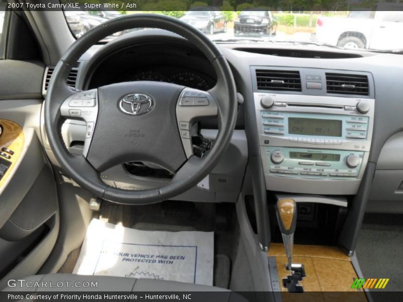 Super White / Ash 2007 Toyota Camry XLE
