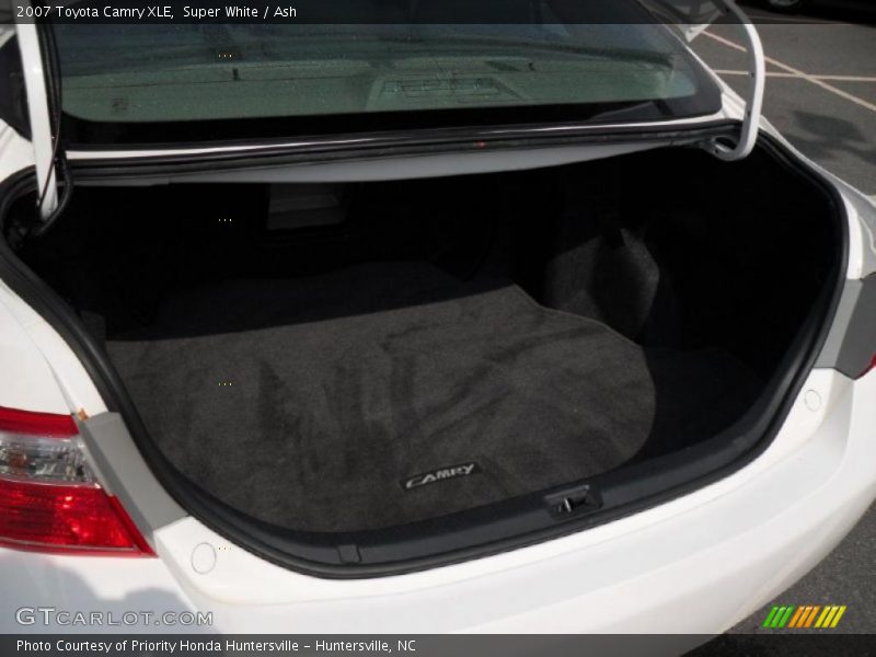Super White / Ash 2007 Toyota Camry XLE