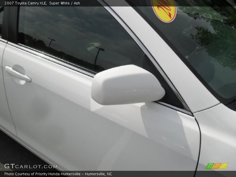 Super White / Ash 2007 Toyota Camry XLE