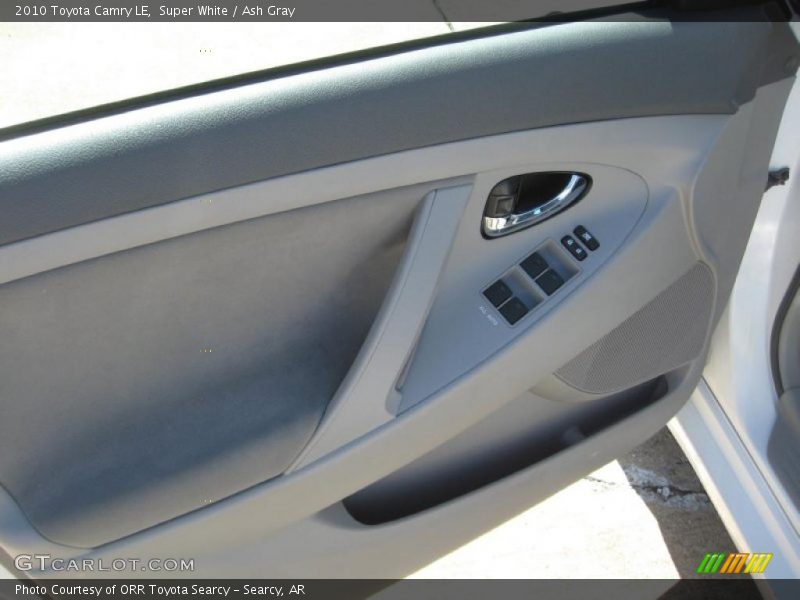 Super White / Ash Gray 2010 Toyota Camry LE
