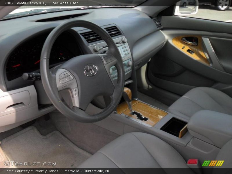 Super White / Ash 2007 Toyota Camry XLE