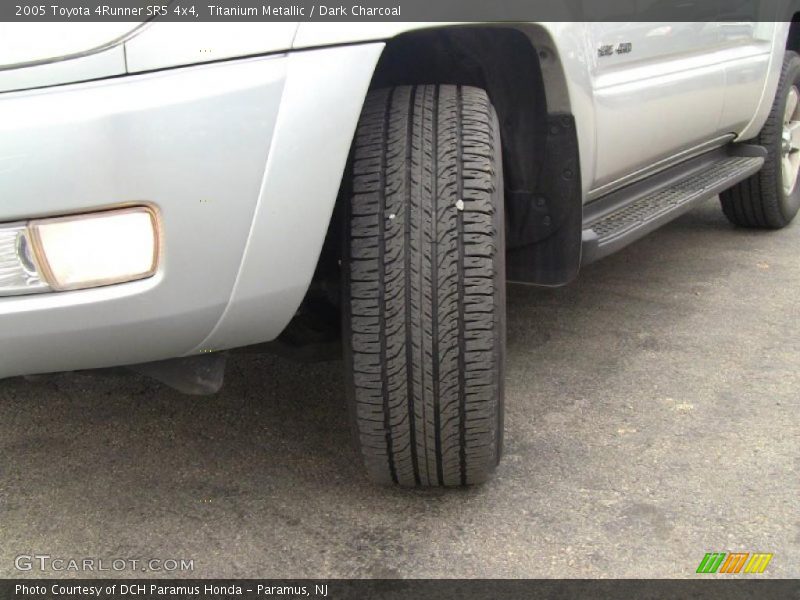Titanium Metallic / Dark Charcoal 2005 Toyota 4Runner SR5 4x4