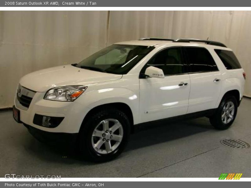 Cream White / Tan 2008 Saturn Outlook XR AWD