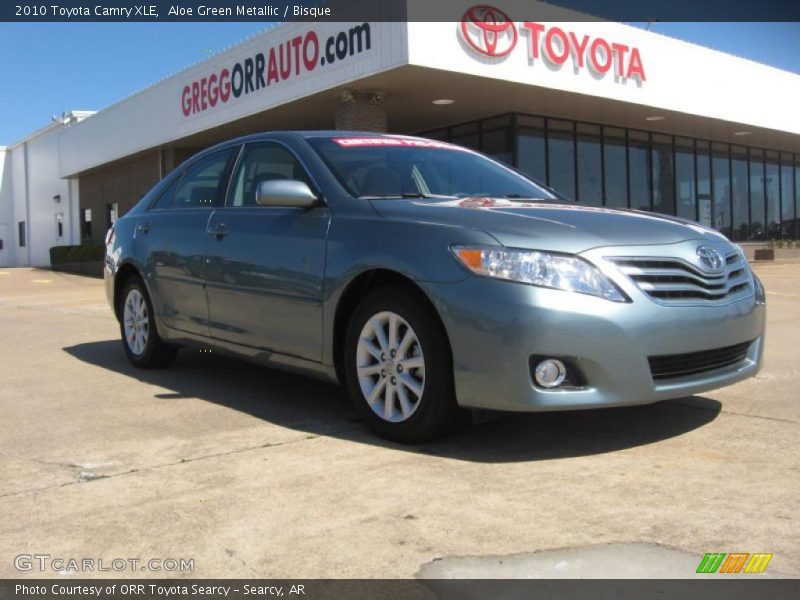 Aloe Green Metallic / Bisque 2010 Toyota Camry XLE