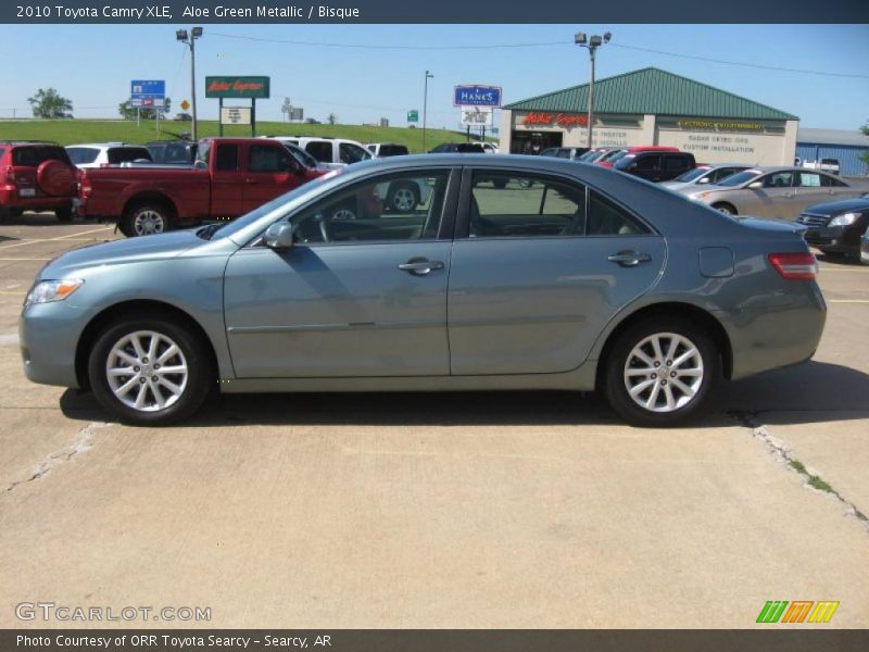 Aloe Green Metallic / Bisque 2010 Toyota Camry XLE