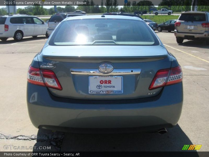Aloe Green Metallic / Bisque 2010 Toyota Camry XLE