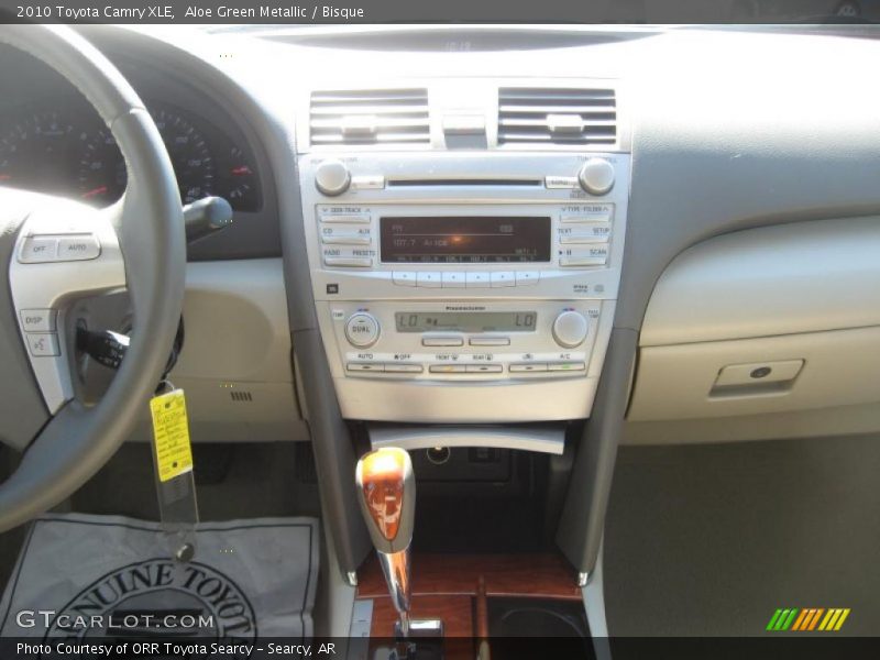 Aloe Green Metallic / Bisque 2010 Toyota Camry XLE