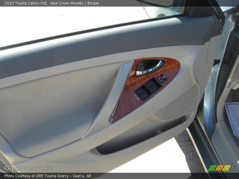 Aloe Green Metallic / Bisque 2010 Toyota Camry XLE