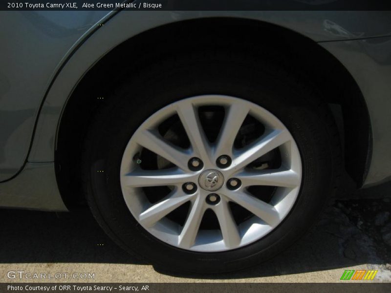 Aloe Green Metallic / Bisque 2010 Toyota Camry XLE