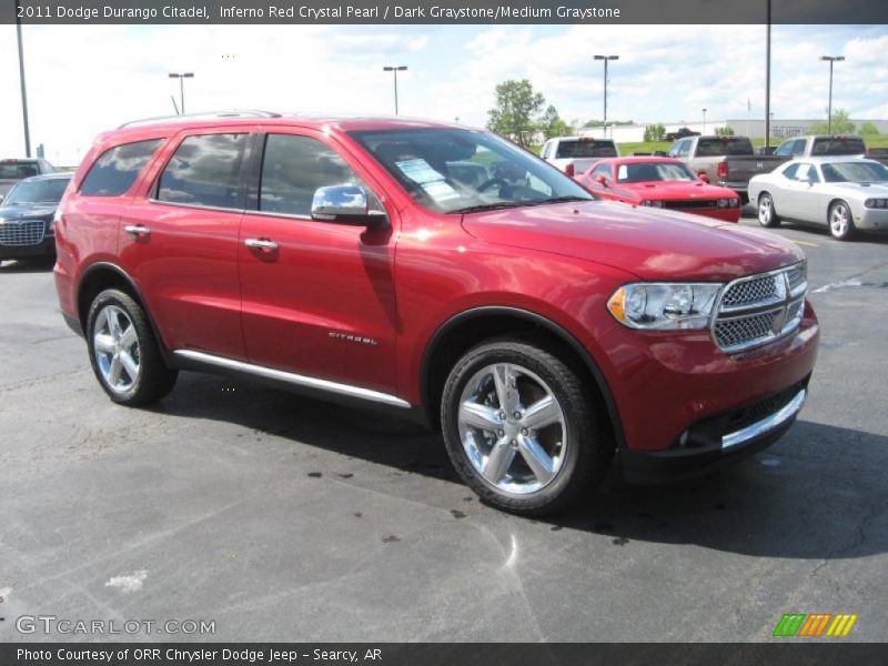 Front 3/4 View of 2011 Durango Citadel