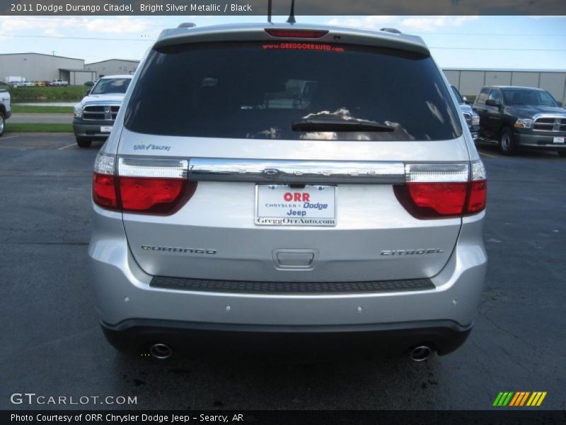 Bright Silver Metallic / Black 2011 Dodge Durango Citadel