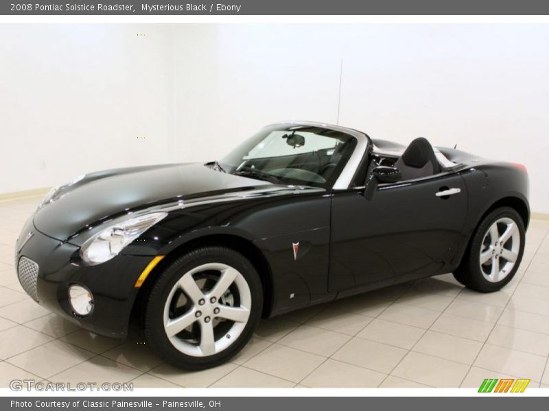 Front 3/4 View of 2008 Solstice Roadster