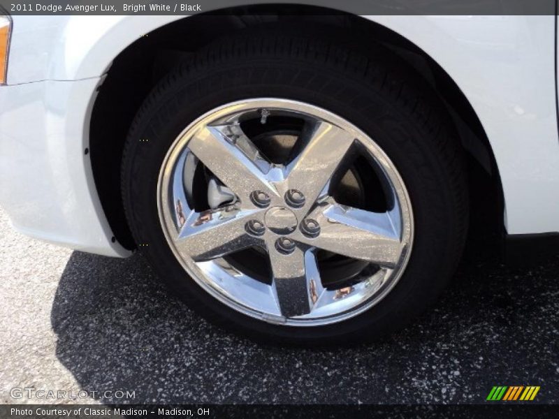 Bright White / Black 2011 Dodge Avenger Lux