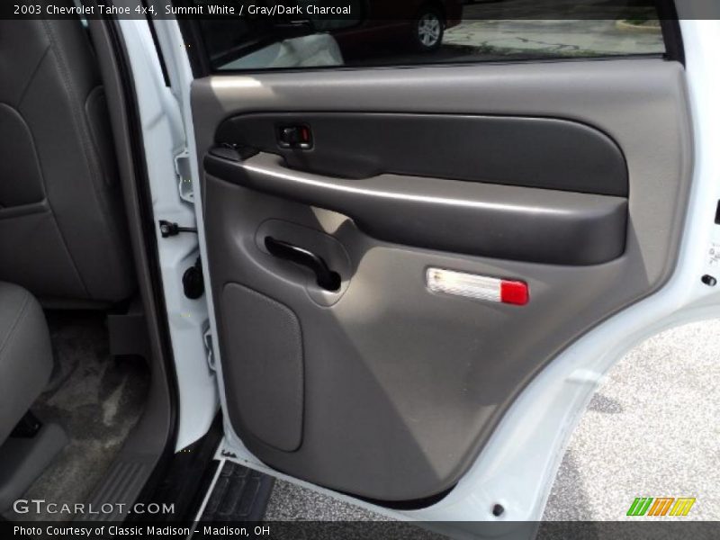 Summit White / Gray/Dark Charcoal 2003 Chevrolet Tahoe 4x4