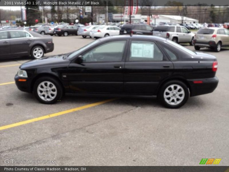 Midnight Black Metallic / Off Black 2001 Volvo S40 1.9T